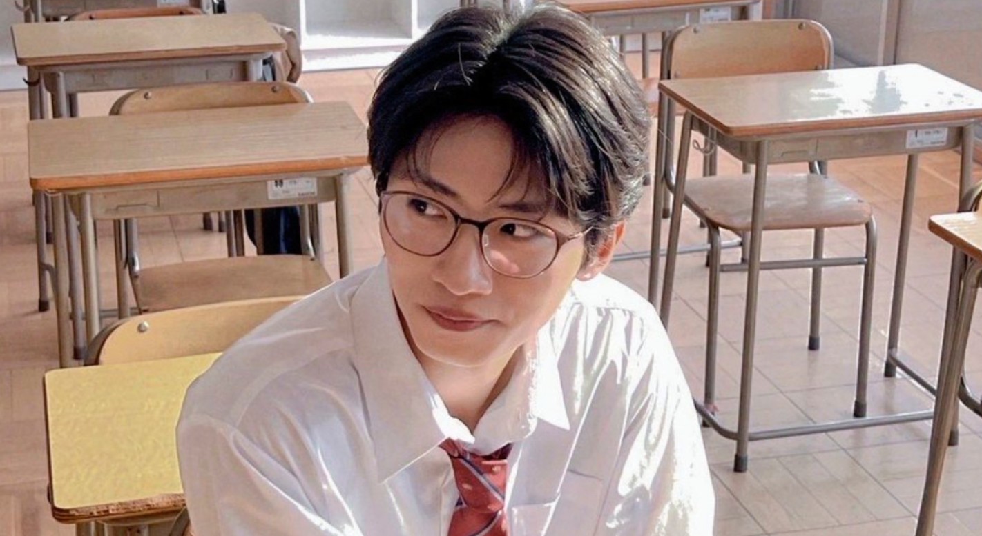 مسلسل سيريزاوا يتصرف بغرابة Popular Serizawa Acts 